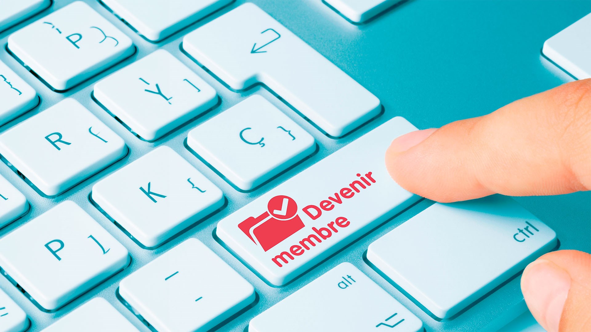 Image d'un clavier avec un doigt qui pèse un bouton rouge "Devenir membre"